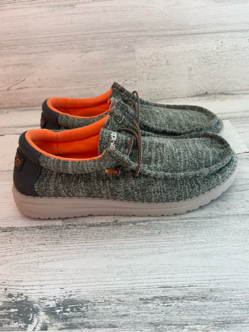 Hey Dude Big Boys Size 4 Youth Wally Sage Slip On Elastic Lace Shoes
